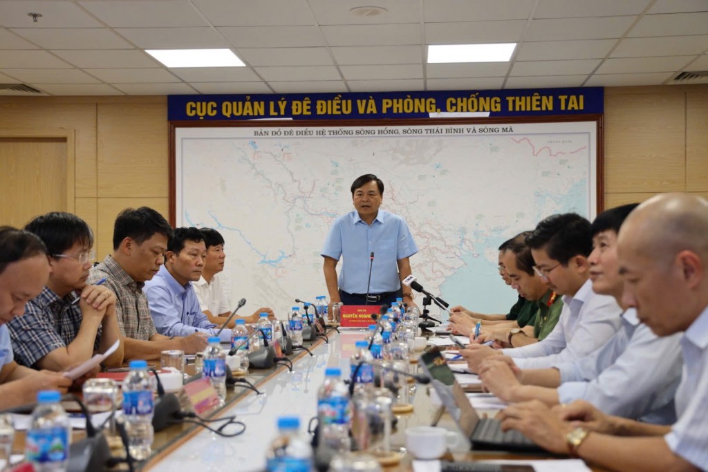 Theo dõi chặt chẽ diễn biến của cơn bão số 1 WUTIP