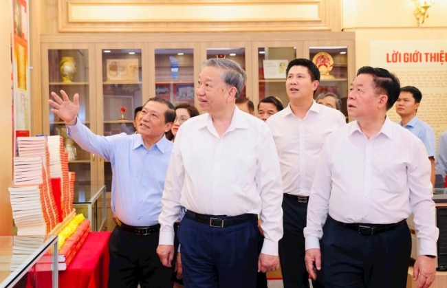 Phải đổi mới tư duy, hành động để phát triển trong giai đoạn mới