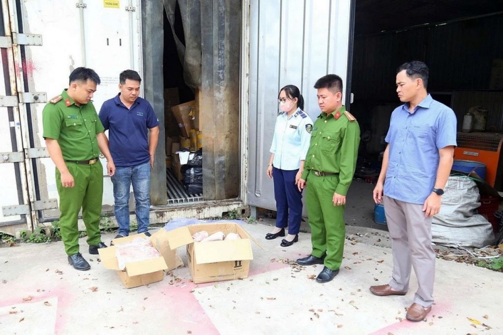 Công an tỉnh Bình Dương phát hiện hơn 11 tấn thực phẩm đông lạnh không rõ nguồn gốc
