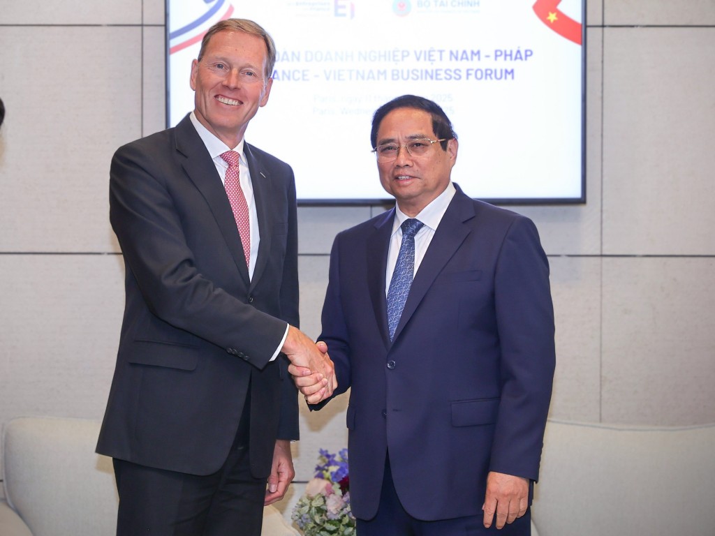 Thủ tướng Phạm Minh Chính tiếp ông Wouter van Wersch, Chủ tịch tập đoàn hàng không Airbus - Ảnh: VGP/Nhật Bắc