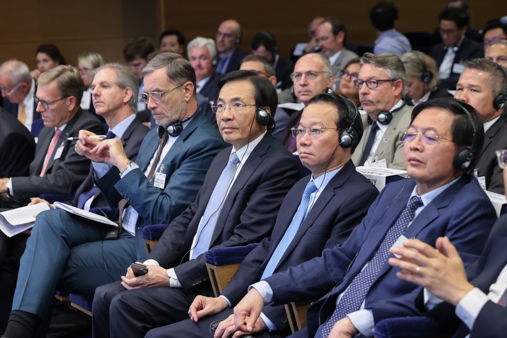 Bộ trưởng, Chủ nhiệm Văn phòng Chính phủ Trần Văn Sơn và các đại biểu tại Diễn đàn - Ảnh: VGP/Nhật Bắc