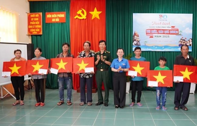 Tuổi trẻ Phú Yên tổ chức nhiều hoạt động hướng về biển đảo