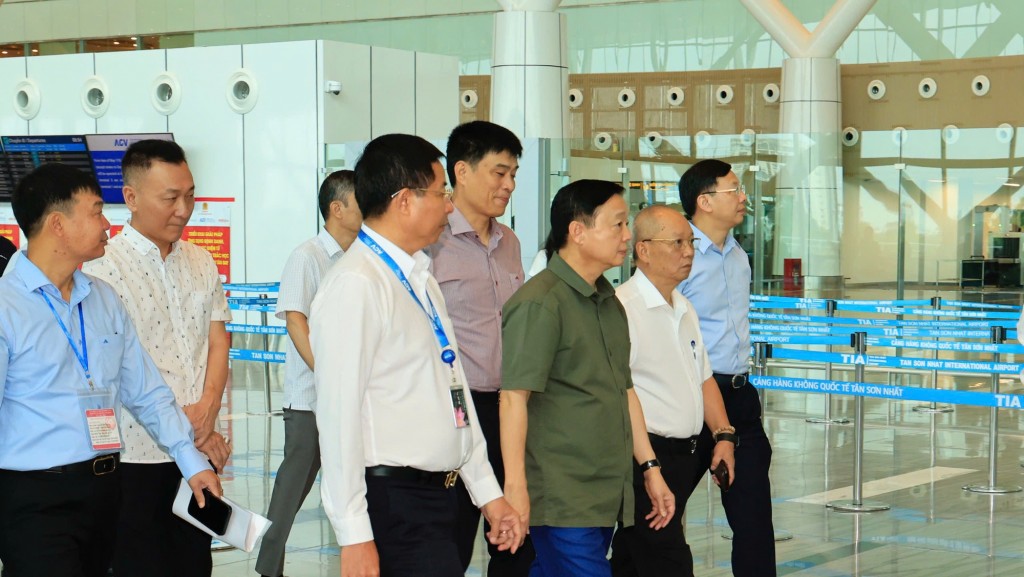 Nhà ga T3 có công suất thiết kế 20 triệu hành khách/năm, được kỳ vọng sẽ giảm tải đáng kể cho nhà ga T1, nâng cao năng lực phục vụ hành khách tại Cảng hàng không quốc tế Tân Sơn Nhất - Ảnh: VGP/Minh Khôi