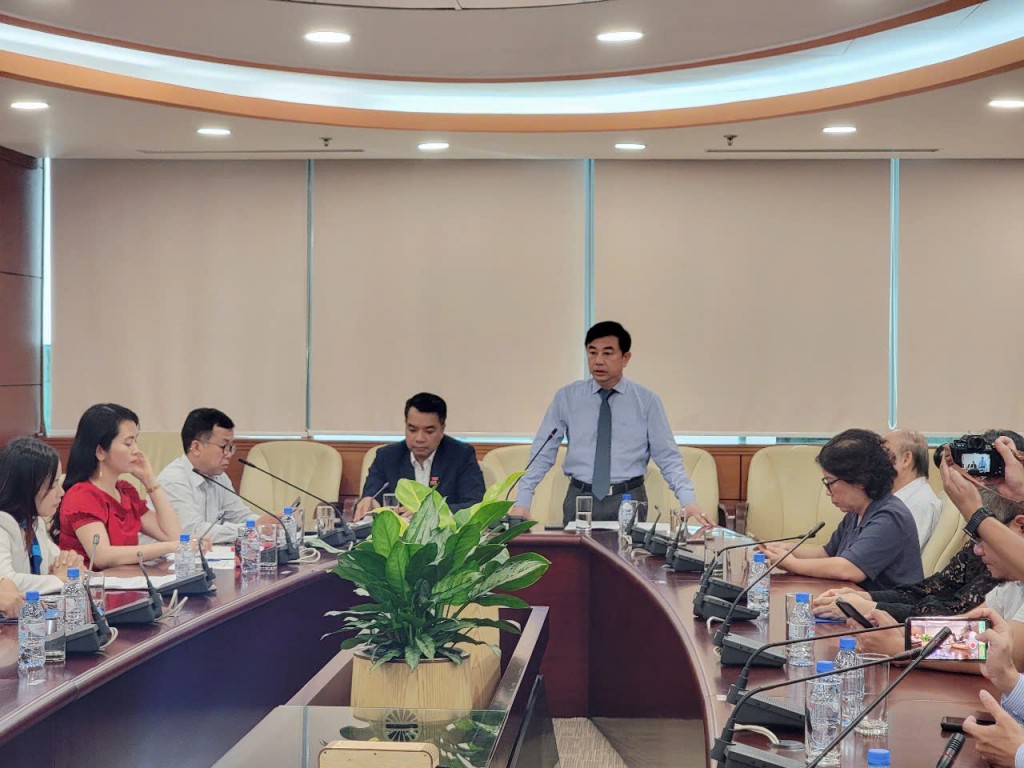 Ông Nguyễn Minh Đức, Tổng Biên tập báo Hànộimới phát biểu tại Tọa đàm