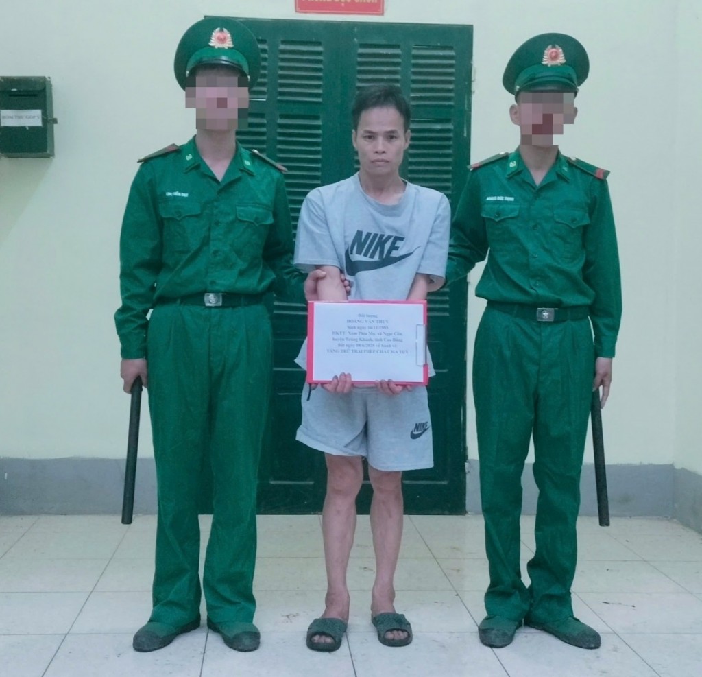 Đối tượng Hoàng Văn Thủy bị đồn Biên phòng Ngọc Côn (Cao Bằng) bắt giữ