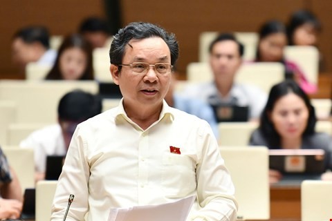 Băn khoăn việc xây dựng hai Trung tâm Tài chính Quốc tế cùng lúc