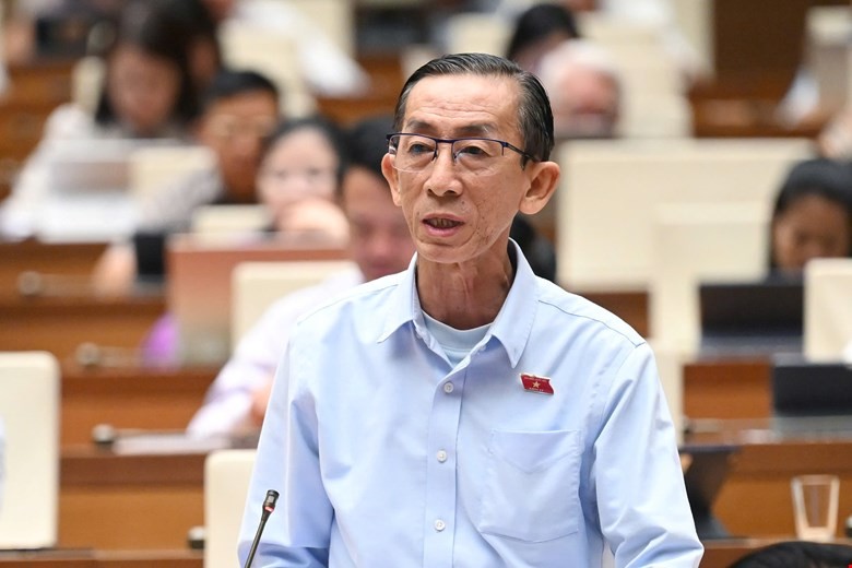 Băn khoăn việc xây dựng hai Trung tâm Tài chính Quốc tế cùng lúc