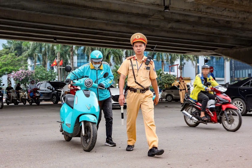 Tăng cường xử lý vi phạm giao thông đối với lái xe công nghệ