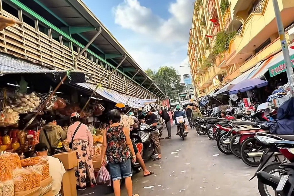 Chợ Kim Biên là điểm nóng mua bán hóa chất