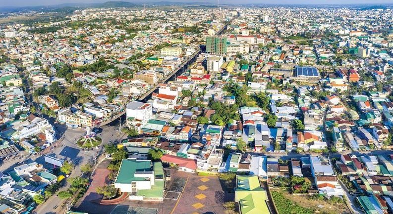 Quảng Ngãi tinh gọn bộ máy hành chính cấp xã, giảm từ 134 xuống còn 56 đơn vị, dự kiến hoạt động chính thức từ 1/7 sau thời gian thử nghiệm.