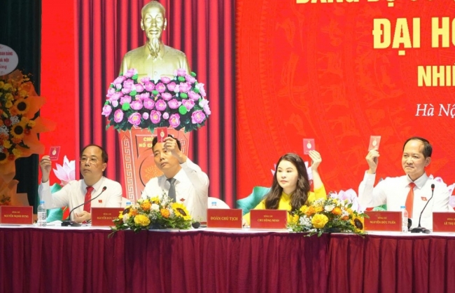 Nêu cao tính gương mẫu đi đầu, vững bước tiến vào kỷ nguyên mới