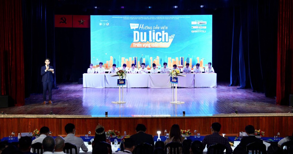 Các thí sinh tranh tài tại Vòng Chung kết