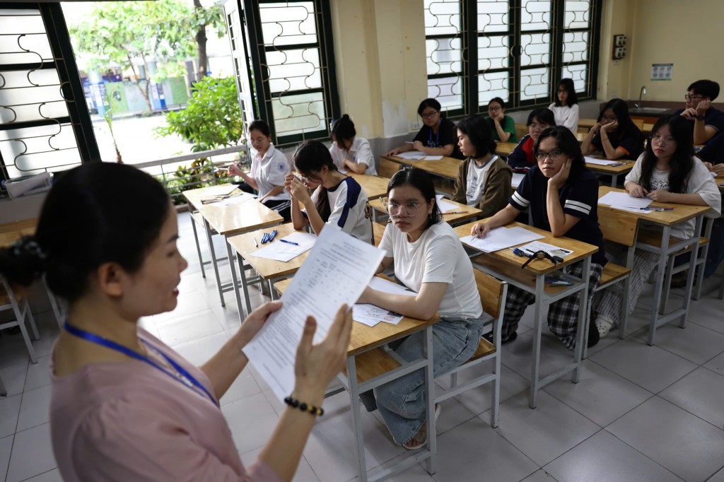 Một chọi 10 “tranh suất” vào trường THCS&THPT Nguyễn Tất Thành