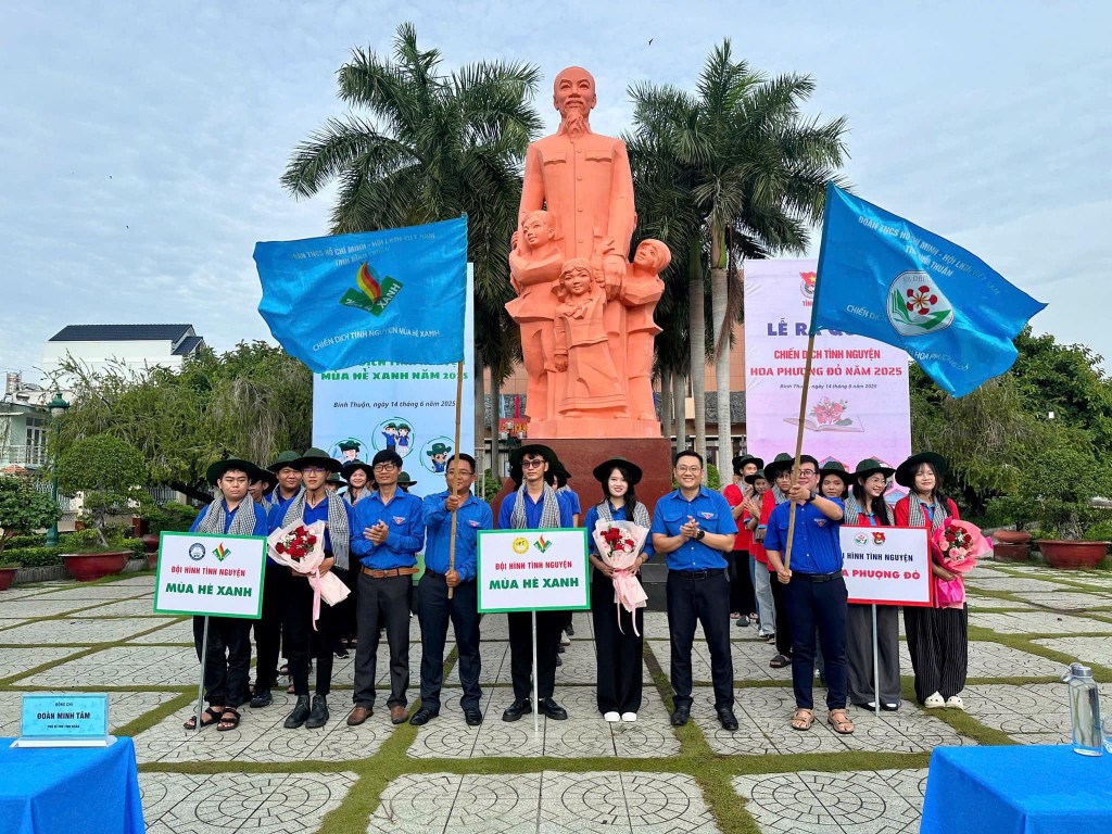 Hơn 250 chiến sĩ tình nguyện Bình Thuận  tham gia Lễ ra quân Chiến dịch Mùa hè xanh và Hoa Phượng đỏ cấp tỉnh năm 2025