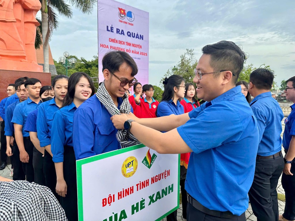 Lễ ra quân Chiến dịch Mùa hè xanh và Hoa Phượng đỏ cấp tỉnh năm 2025, mở đầu cho một mùa hè tình nguyện đầy ý nghĩa của thanh niên Bình Thuận.