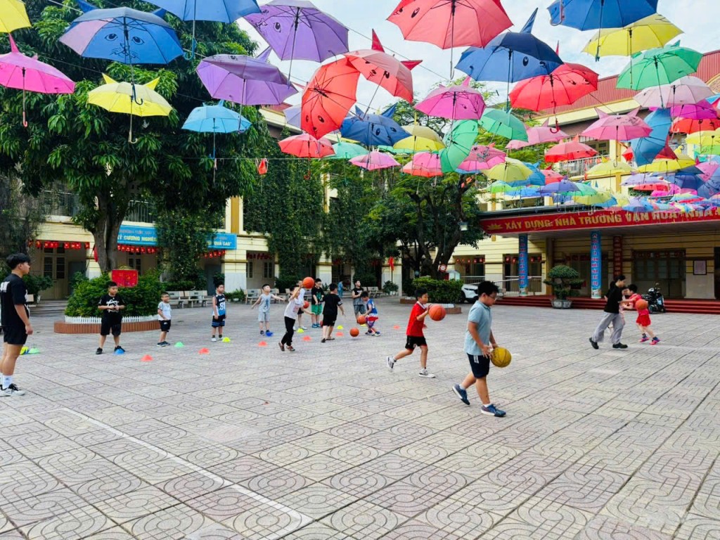 Trường Tiểu học Văn Yên, quận Hà Đông rộng cửa đón trẻ em đến vui chơi vào mùa hè