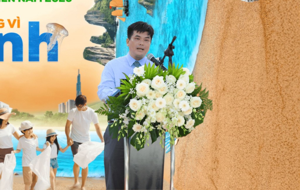 . Ông Lê Đại Dương - Phó Chủ tịch UBND thành phố Nha Trang - đề cao ý nghĩa và tính thiết thực của chiến dịch Gần 10.000 người Vingroup và tình nguyện viên ra quân làm sạch bờ biển