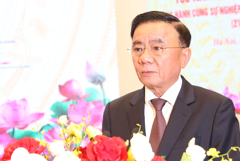Thường trực Ban Bí thư Trần Cẩm Tú vừa ký ban hành Quyết định số 304-QĐ/TW về chức năng, nhiệm vụ, tổ chức bộ máy Cơ quan Ủy ban Trung ương Mặt trận Tổ quốc Việt Nam. Ảnh: Ái Vân