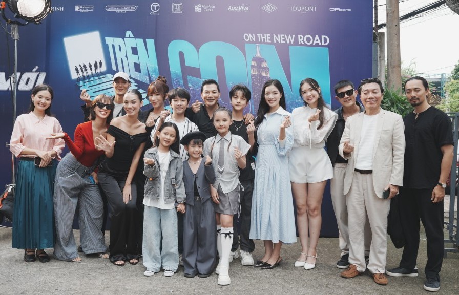 Trần Bảo Sơn làm đạo diễn kiêm diễn viên phim “Trên con đường mới”