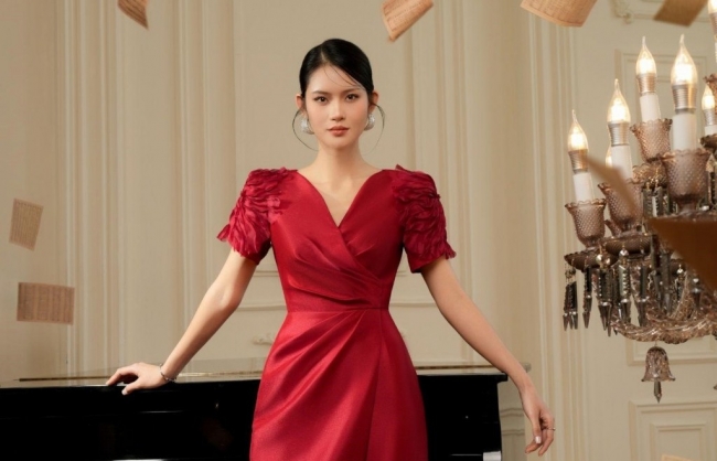 Tôn vinh vẻ đẹp nội tâm phụ nữ với đầm dạ tiệc sang trọng
