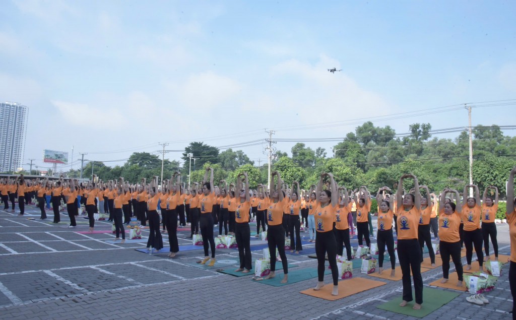 Rộn ràng Ngày Quốc tế Yoga lần thứ 11 tại Bình Dương