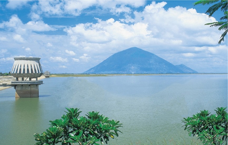 Một góc hồ Dầu Tiếng