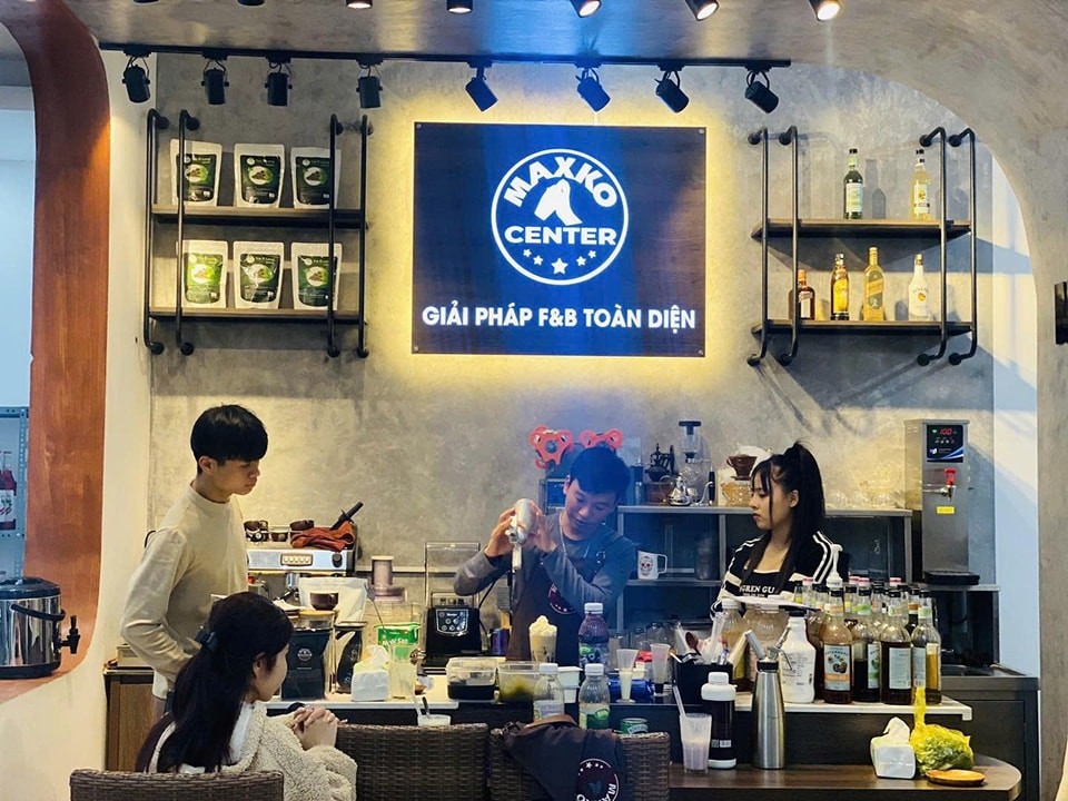 Pha chế đồ uống: Nghề thời thượng “gây sốt” giới trẻ hiện đại