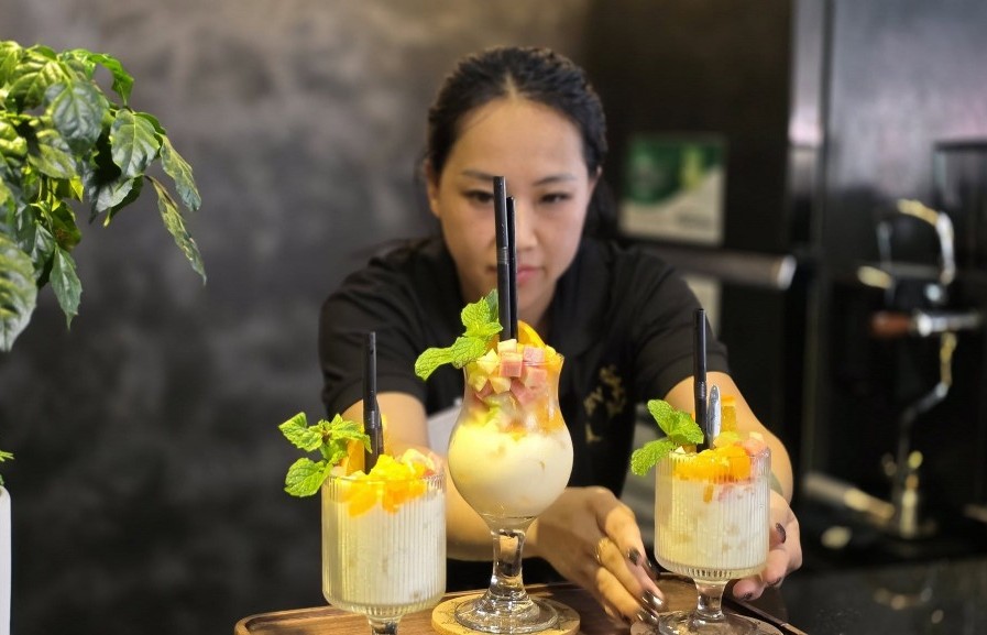 Pha chế đồ uống: Nghề thời thượng “gây sốt” giới trẻ hiện đại