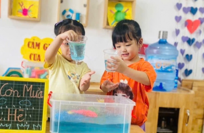 Hè sôi động với lớp học bơi, rèn kỹ năng sống cho trẻ