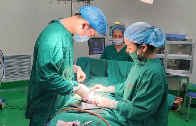 Tai nạn sinh hoạt dẫn đến dương vật biến dạng, gập góc "hiếm gặp"