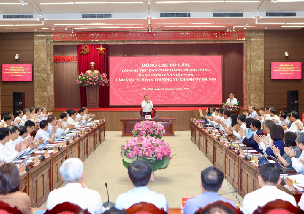 Tổng Bí thư làm việc với Hà Nội về sắp xếp đơn vị hành chính