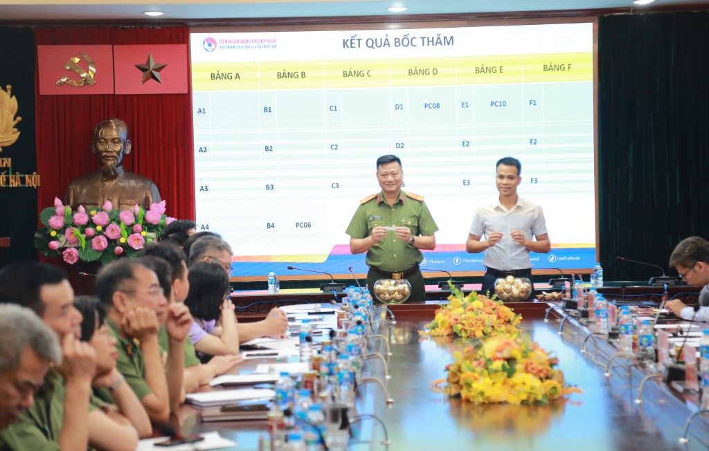 lễ bốc thăm