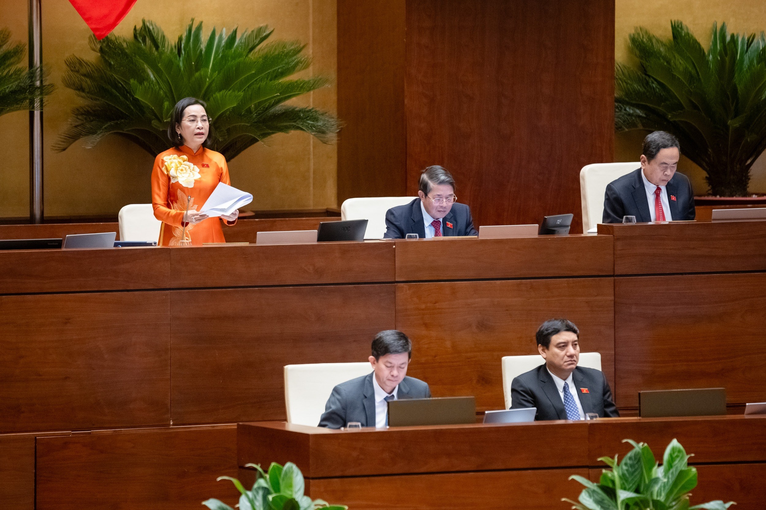 Phó Chủ tịch Quốc hội Nguyễn Thị Thanh điều hành phiên họp