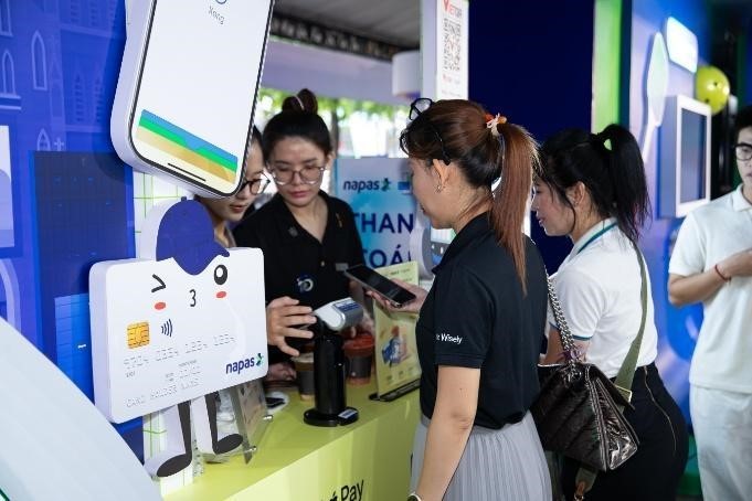 Sôi động gian hàng NAPAS tại Lễ hội không tiền mặt – Ting Ting Day 2025