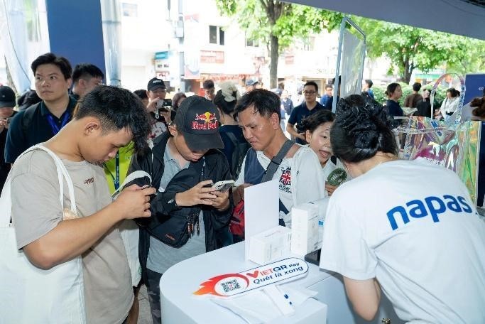 Sôi động gian hàng NAPAS tại Lễ hội không tiền mặt – Ting Ting Day 2025