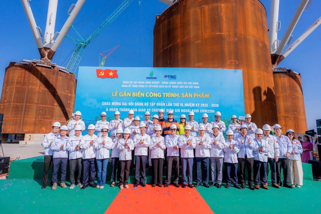 PTSC bàn giao 33 chân đế điện gió xuất khẩu sang châu Âu