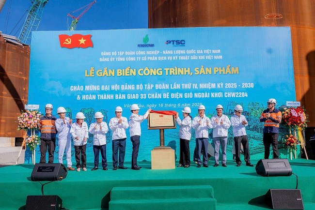 PTSC bàn giao 33 chân đế điện gió xuất khẩu sang châu Âu
