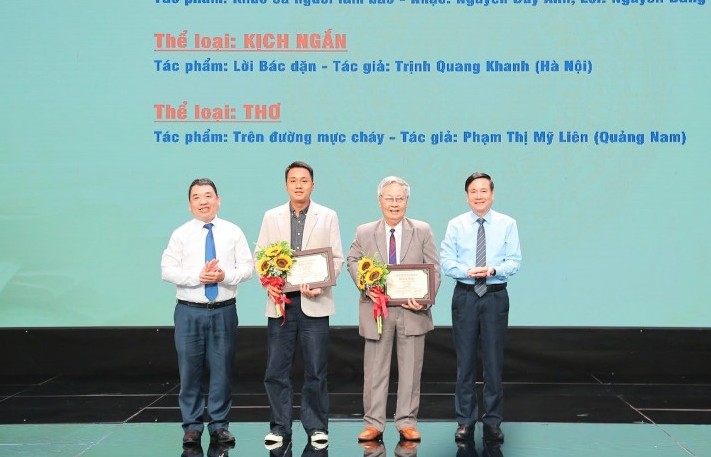 Tiếp thêm ngọn lửa đam mê cho những người làm báo