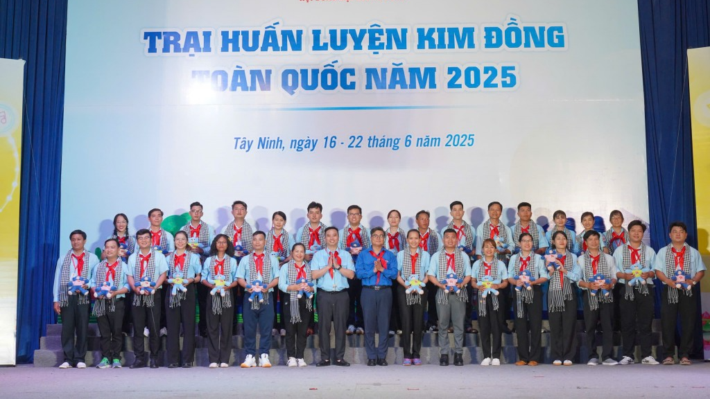 165 trại sinh tham gia Trại huấn luyện Kim Đồng toàn quốc năm 2025 165 trại sinh tham gia Trại huấn luyện Kim Đồng toàn quốc năm 2025