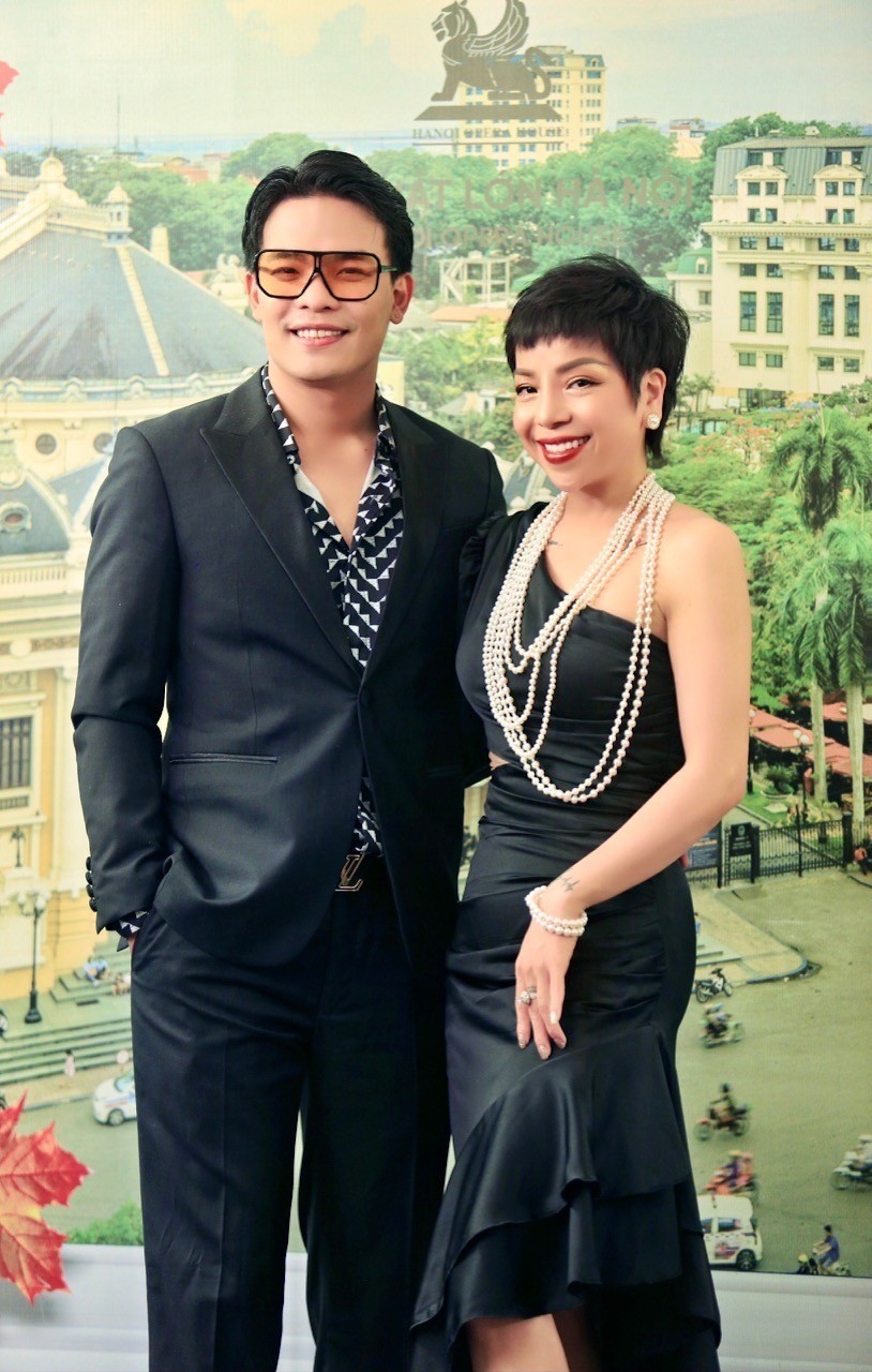 Ca sĩ Dương Trường Giang và Minh Chuyên