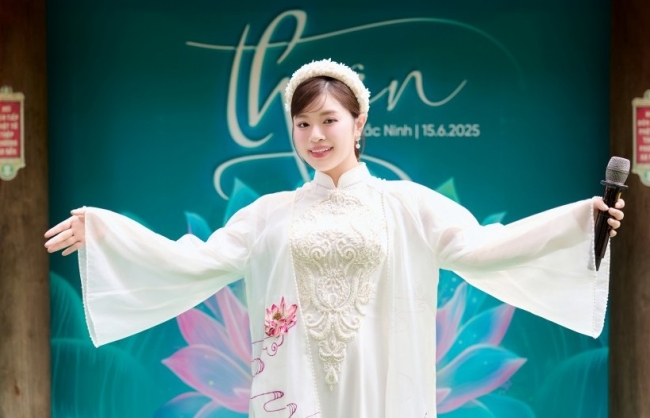 Nguyễn Thu Hằng hạnh phúc góp sức phẫu thuật tim cho các em nhỏ