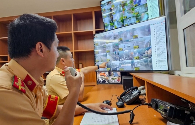 Người dân Hà Nội có thêm kênh để phản ánh vi phạm giao thông