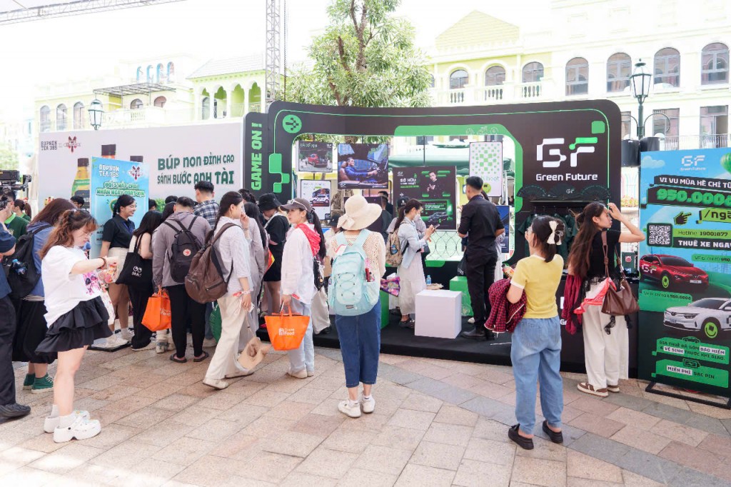 Check-in tại gian hàng của GF, các “Gai con” nhận được những phần quà cực xinh Check-in tại gian hàng của GF, các “Gai con” nhận được những phần quà cực xinh