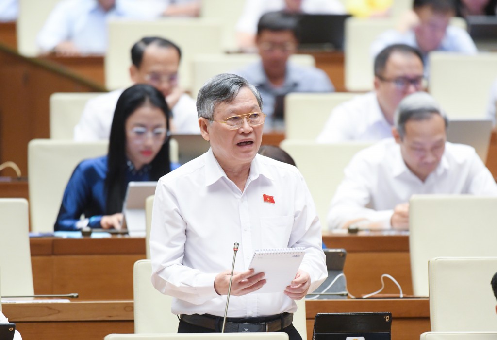 Hàng giả là 
