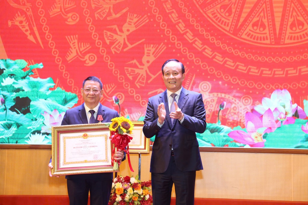 Chủ tịch UBND huyện Mê Linh Hoàng Anh Tuấn vinh dự được Chủ tịch nước tặng Huân chương lao động hạng Nhì