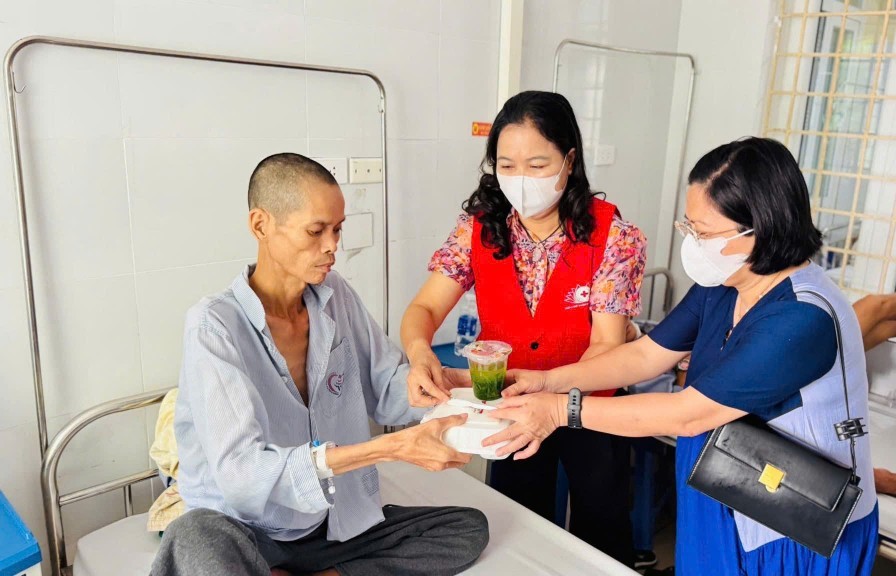 Lan tỏa yêu thương qua hoạt động thiện nguyện đầu hè