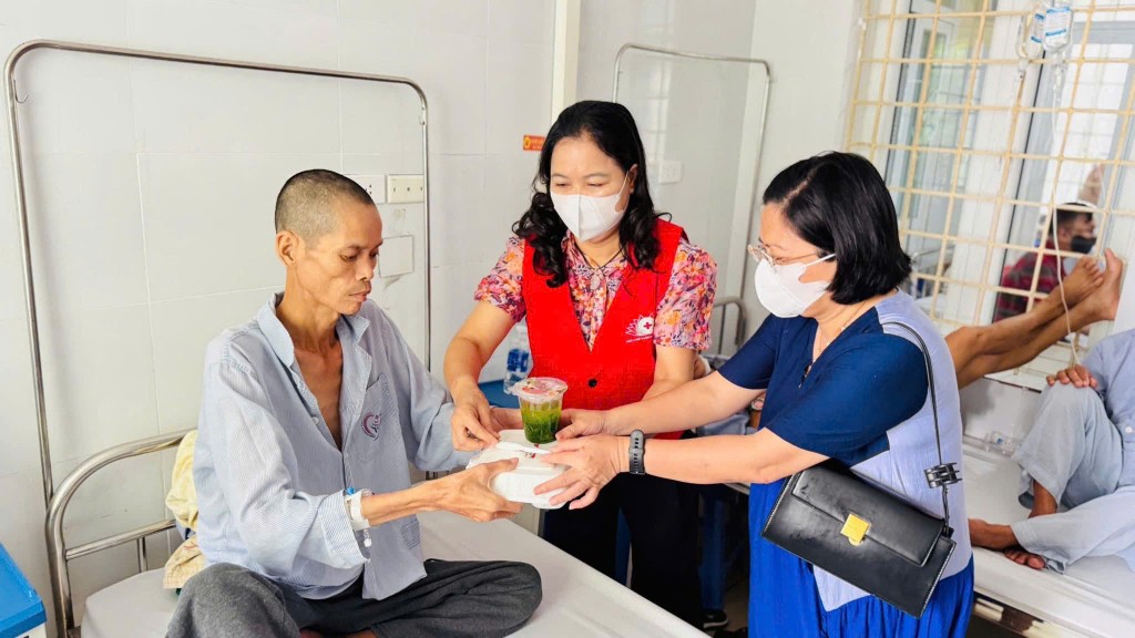 Lan tỏa yêu thương qua hoạt động thiện nguyện đầu hè Lan tỏa yêu thương qua hoạt động thiện nguyện đầu hè