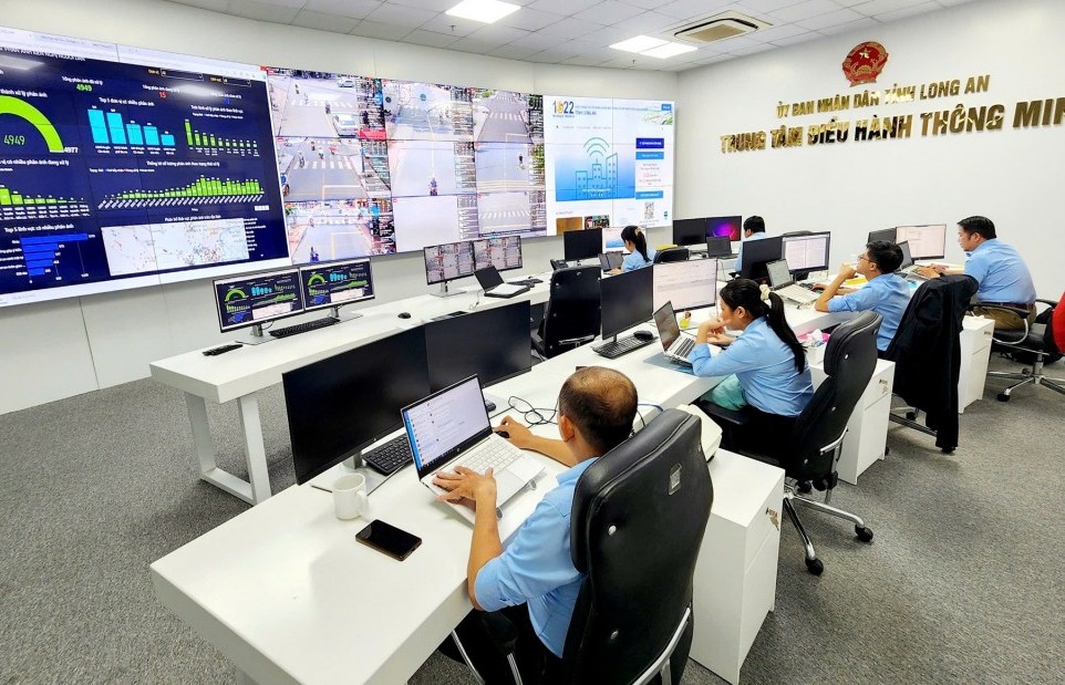 Xây dựng chính quyền điện tử, hướng tới đô thị thông minh