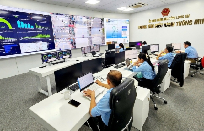 Xây dựng chính quyền điện tử, hướng tới đô thị thông minh