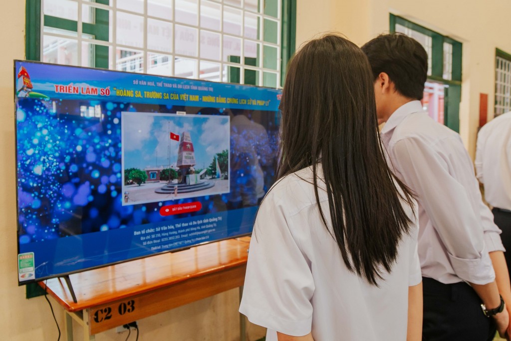 Nhà Trưng bày Hoàng Sa ứng dụng công nghệ trình chiếu tiên tiến để mang đến trải nghiệm đa giác quan cho khách tham quan.